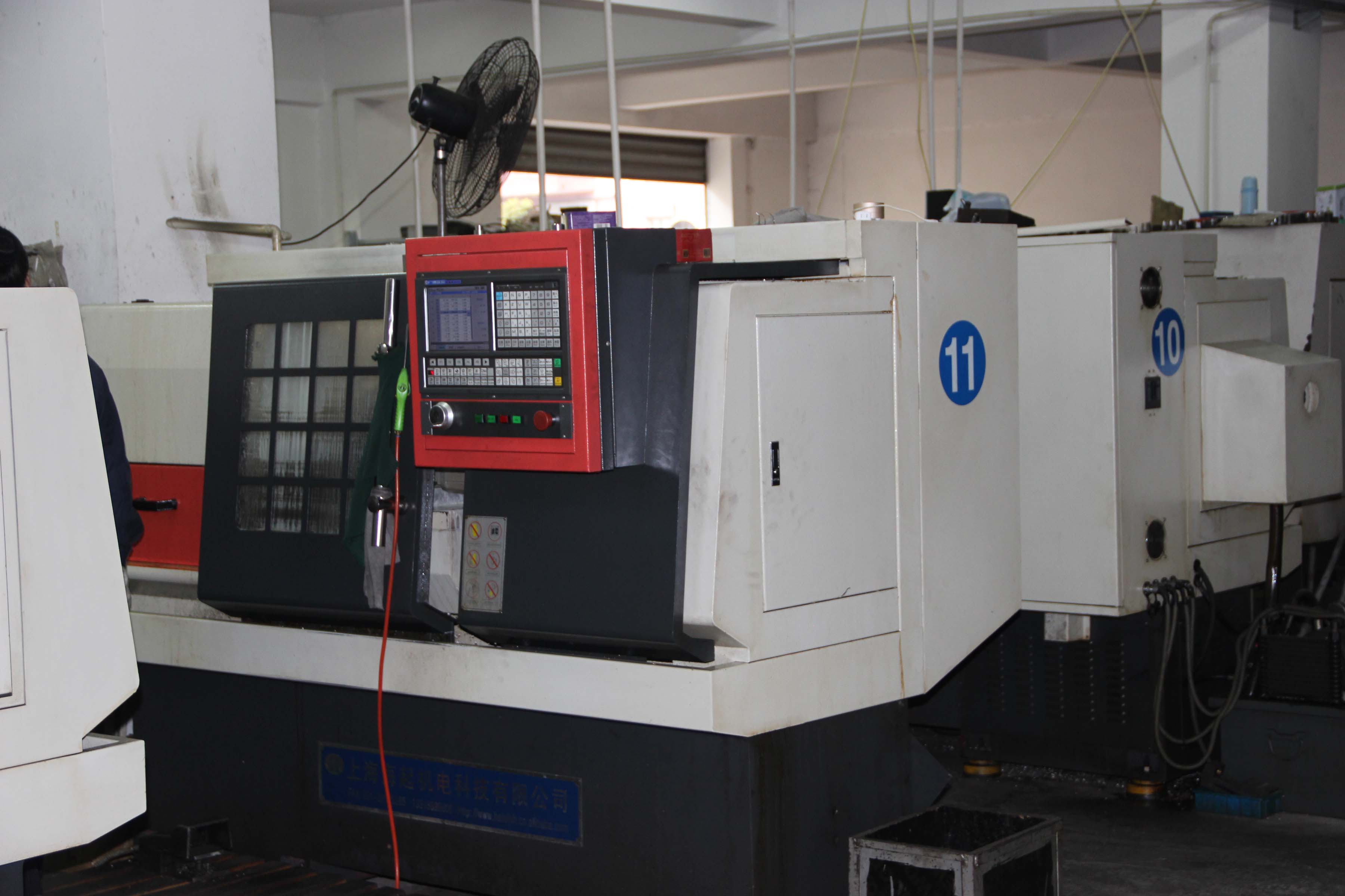 机加工车间一角